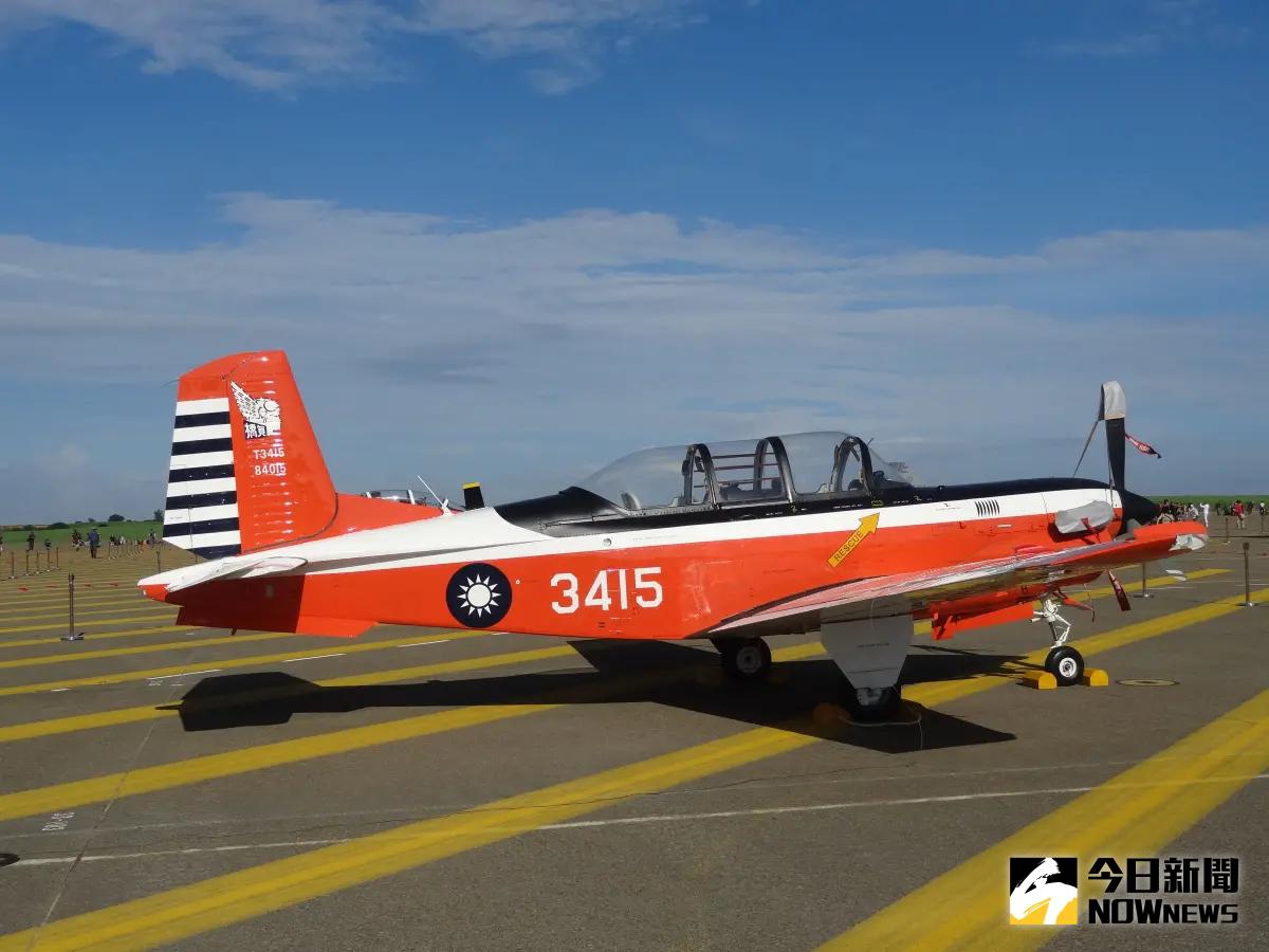 ▲空軍現役T-34C初教機。（圖／記者呂炯昌攝）