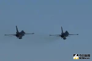 驚！F-16戰機測考炸彈「險炸海巡船」　空軍：究責飛官與督導人員
