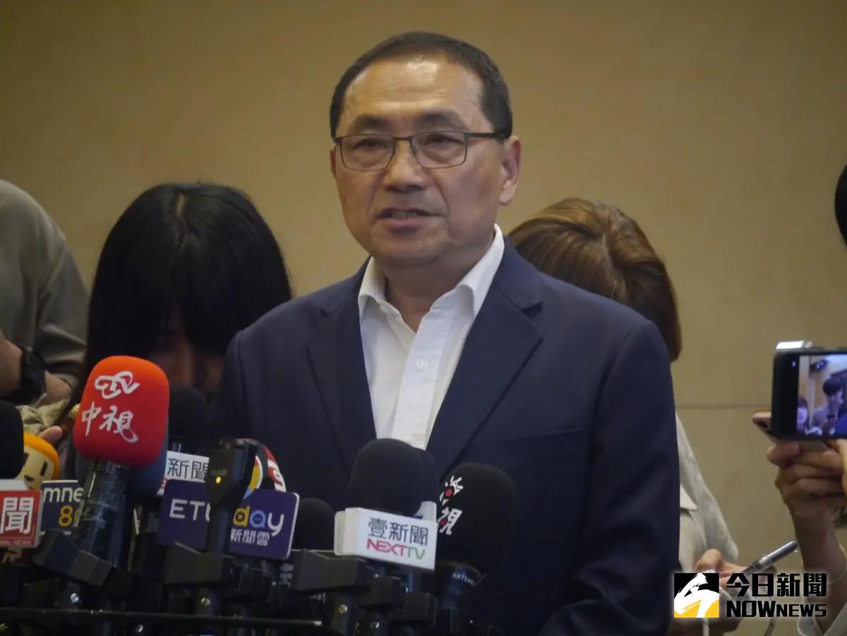 ▲對於外傳金溥聰下令對郭台銘、柯文哲開戰，侯友宜在市政會議後受訪時澄清傳言不可信、不要見縫插針。（圖 ／記者吳嘉億攝，2023.08.16）