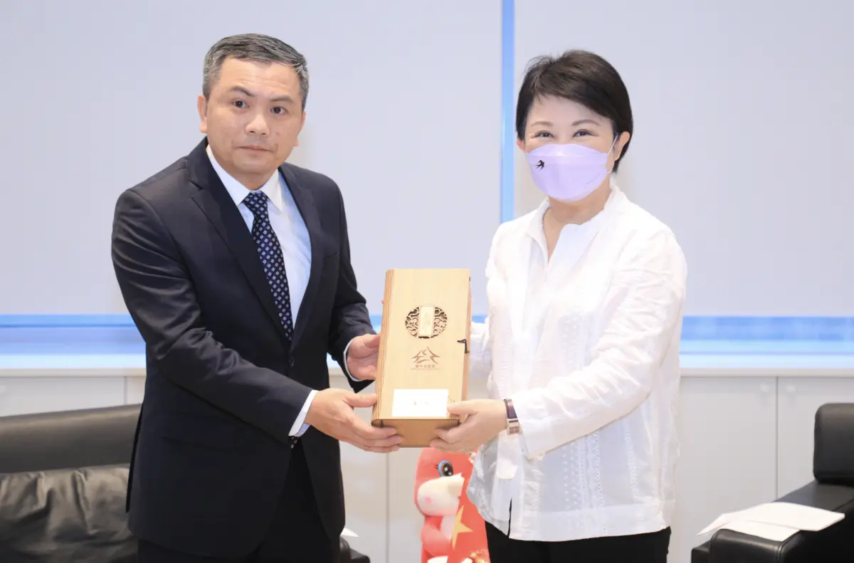 ▲越南駐台代表武進勇拜會台中盧市長，期許深化疫後交流合作。（圖／台中市政府）