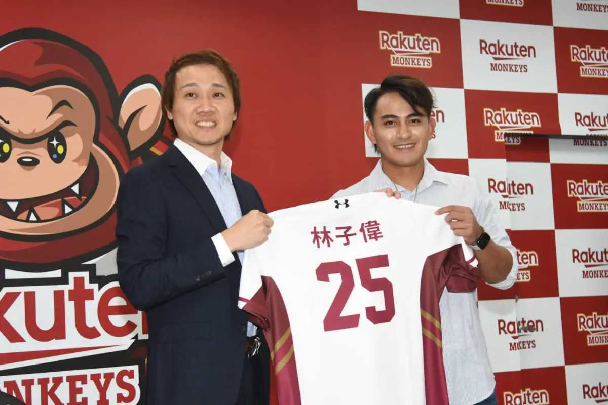 ▲中華職棒樂天桃猿隊今日舉辦記者會，正式宣佈林子偉正式加盟球團，將穿上25號球衣。林子偉也透露最想跟江少慶對決。（圖／記者林調遜攝）