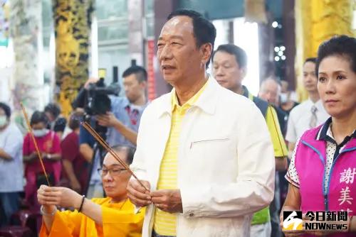 批賴清德「政治變色龍」　郭台銘疾促陸委會：立刻開放陸客來台
