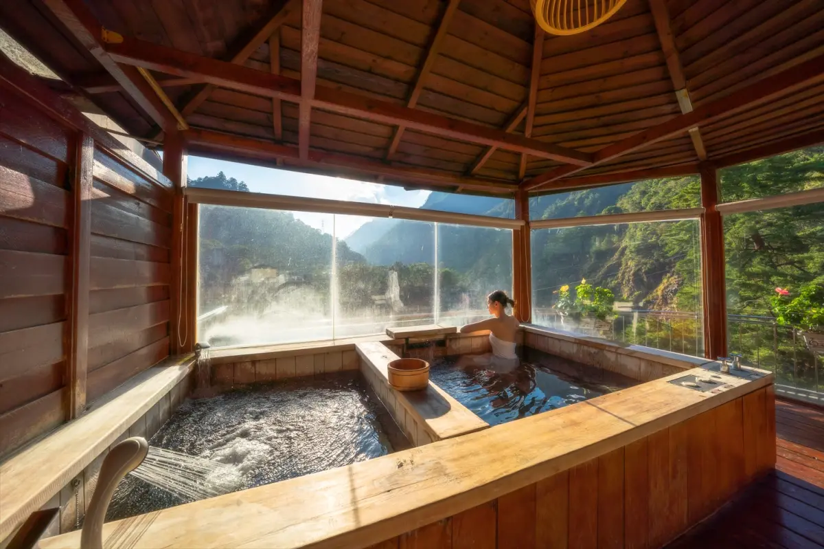 ▲谷關溫泉泡湯的旅客逐漸增加，參山國家風景區管理處提醒遊客及早預訂住宿(圖／參山處提供2023.8.17)