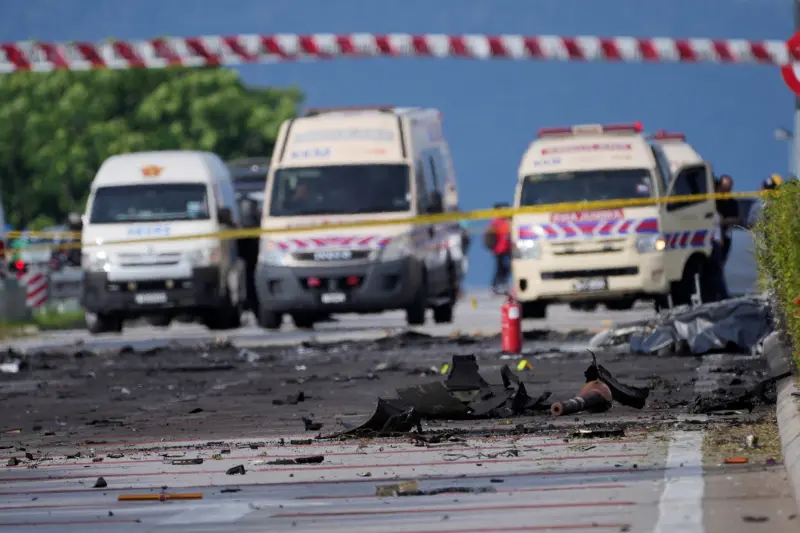 ▲馬來西亞17日發生小型客機墜毀事故，造成10人死亡。（圖／美聯社／達志影像）