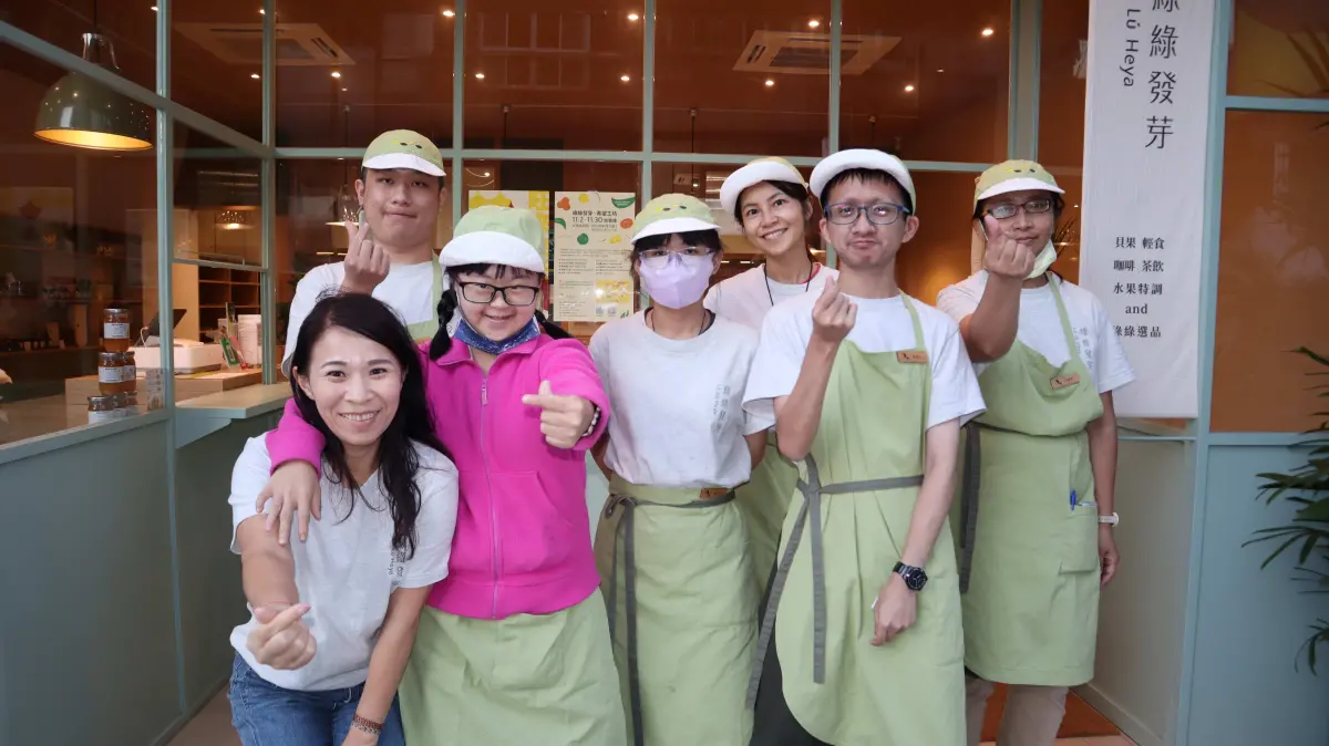 ▲今年中秋節27組國內知名直播主攜手為公益獻出愛心，共同推廣綠綠發芽推出的「當我們甜在一起」秋節禮盒（圖／ 品牌提供）