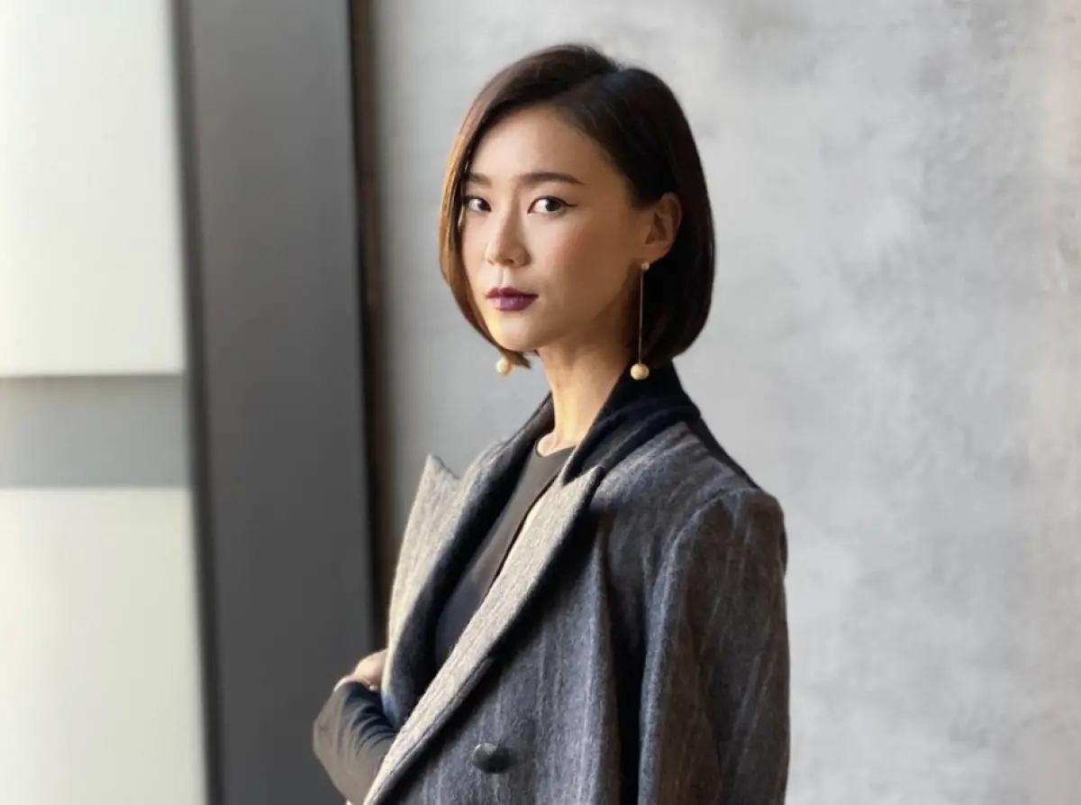 ▲鍾瑶雖然演藝事業相當成功，卻也曾經歷需要借錢吃飯的生活，她19歲接觸理財後，靠著「收入三分法」，在出道約14年就存下買房頭期款。 （圖／翻攝自鍾瑶IG）