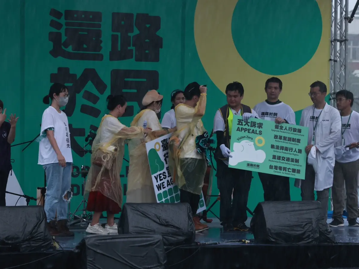 ▲還路於民大遊行今（20）日在凱道登場，行人零死亡推動聯盟提出五大訴求，希望政府盡快針對訴求作出回應與改善。（圖／記者葉政勳攝，2023.08.20）