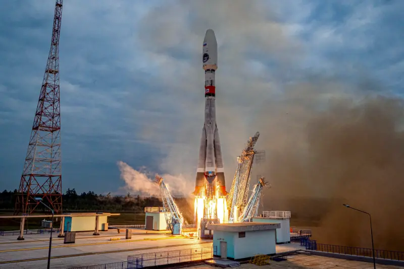▲俄羅斯航太公司的月球著陸器「月球-25」號（Luna-25）8月11日從發射台起飛，但在19日偏離軌道撞上月球表面宣告任務失敗。（圖／美聯社／達志影像）