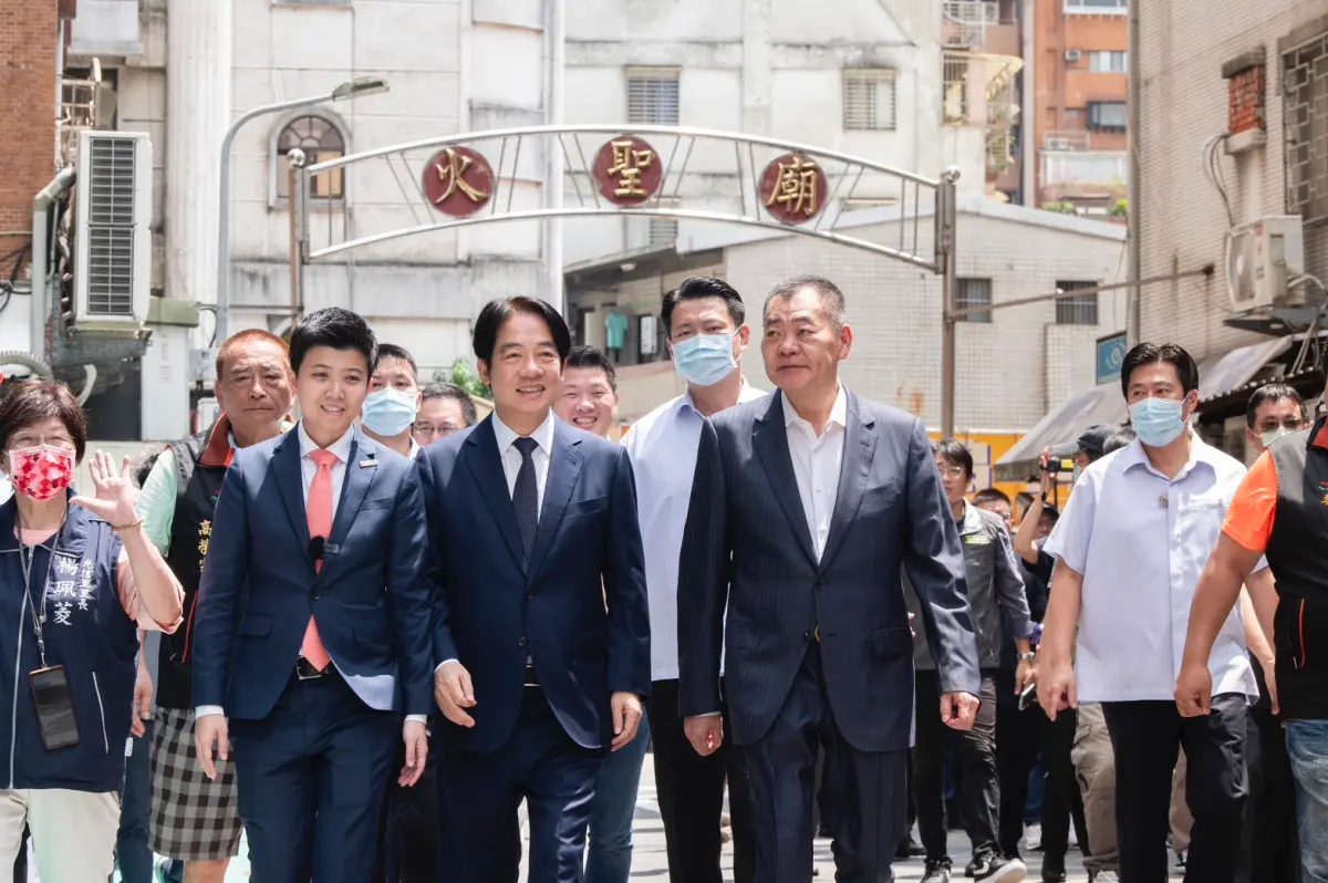 ▲賴清德赴台北火聖廟參香前，先行拜會國民黨籍台北市前議長陳錦祥，兩人同框引發外界熱議。（圖／賴清德競辦提供）