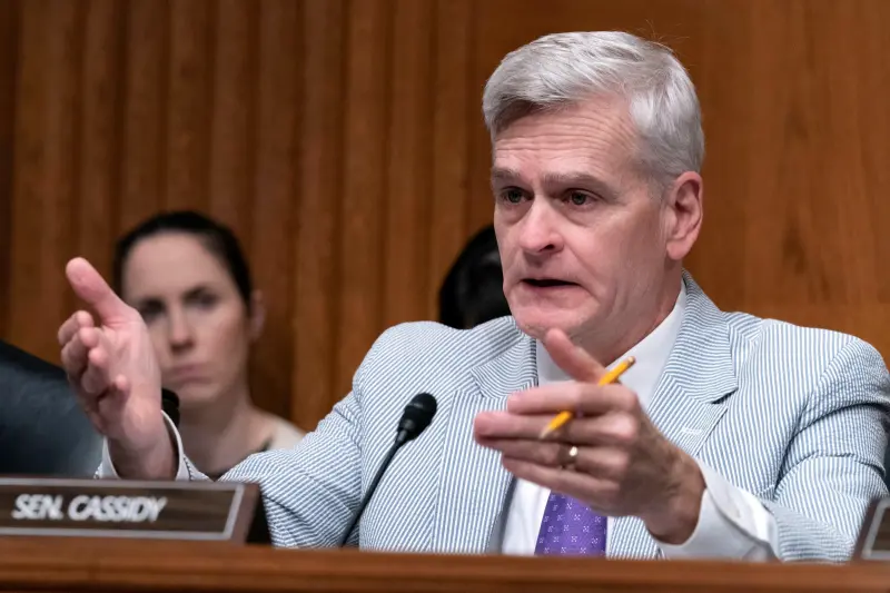 ▲美國共和黨聯邦參議員凱西迪（Bill Cassidy）表示，前總統川普應該退出2024年總統選戰，因為他無力打敗現任民主黨籍總統拜登。資料照。（圖／美聯社／達志影像）