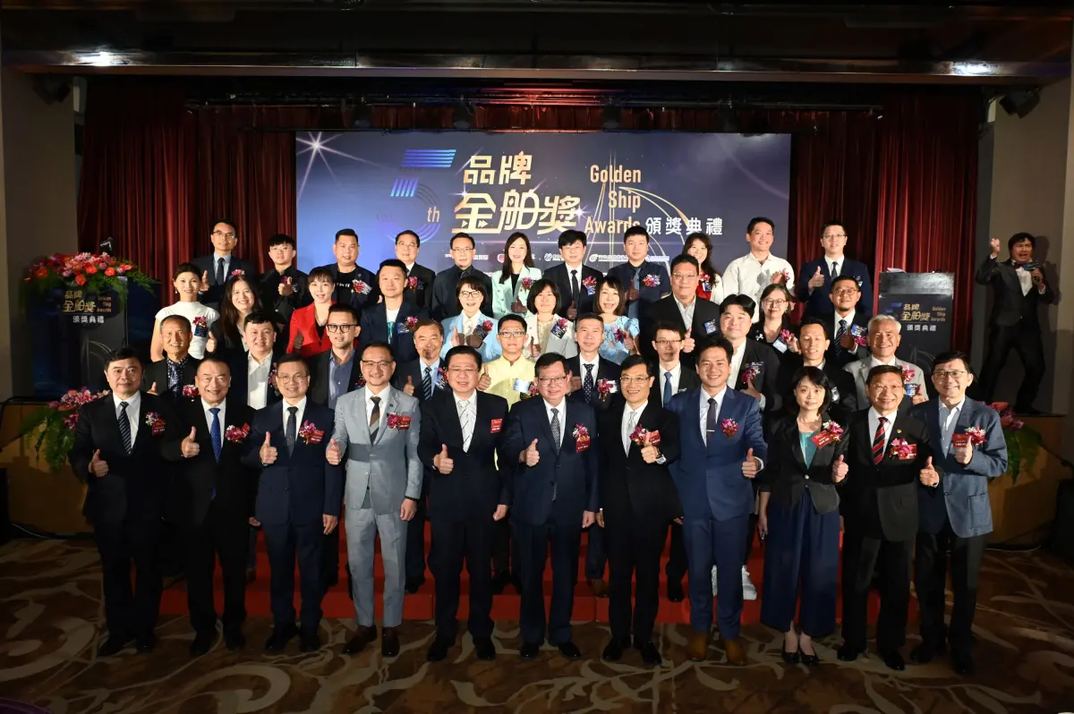 ▲第五屆品牌金舶獎31位得獎主與長官大合照（圖／品牌提供）