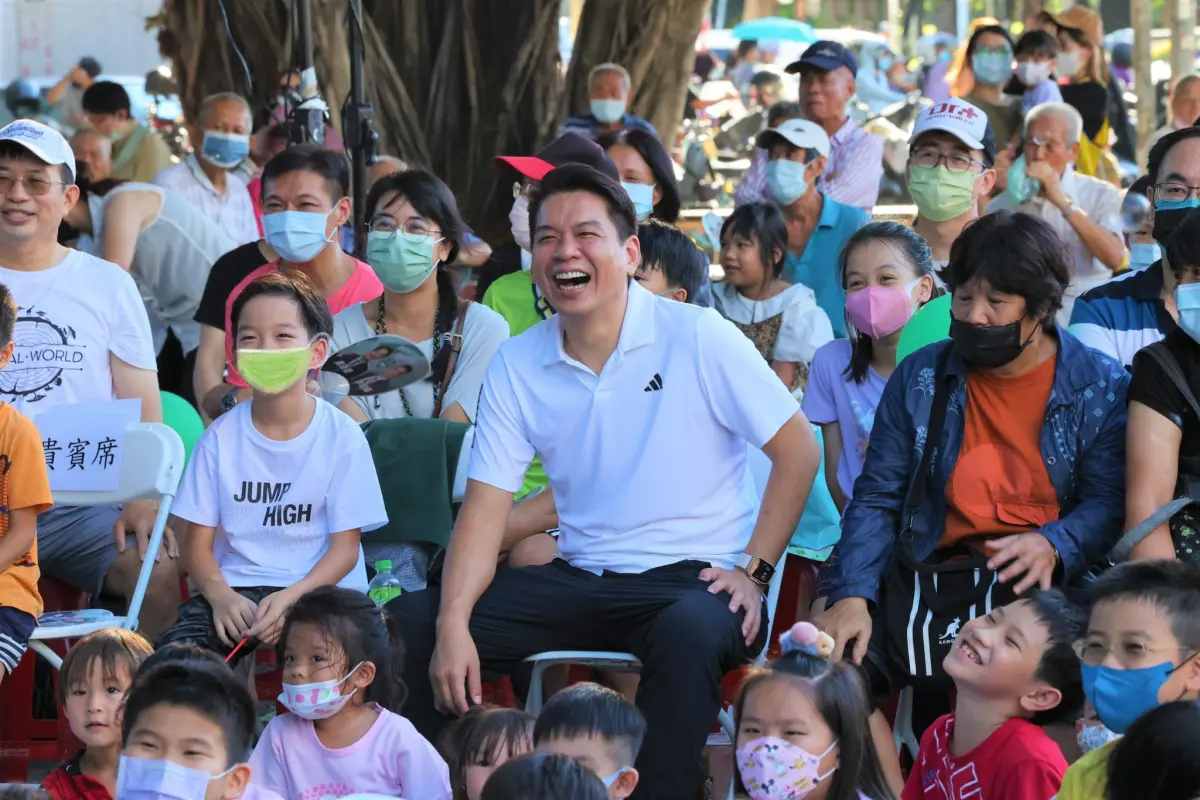 ▲國民黨高雄立委參選人曹桓榮今（21）日指出，雲豹能源旗下子公司政治獻金集中捐給新潮流系的花媽六小福，高雄市議員李柏毅表示一切程序光明磊落，皆可受公評。（圖／李柏毅陣營提供）