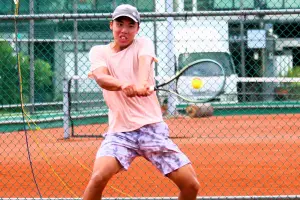 網球／台塑之星洪可浩精彩逆轉勝　搶搭會內賽列車
