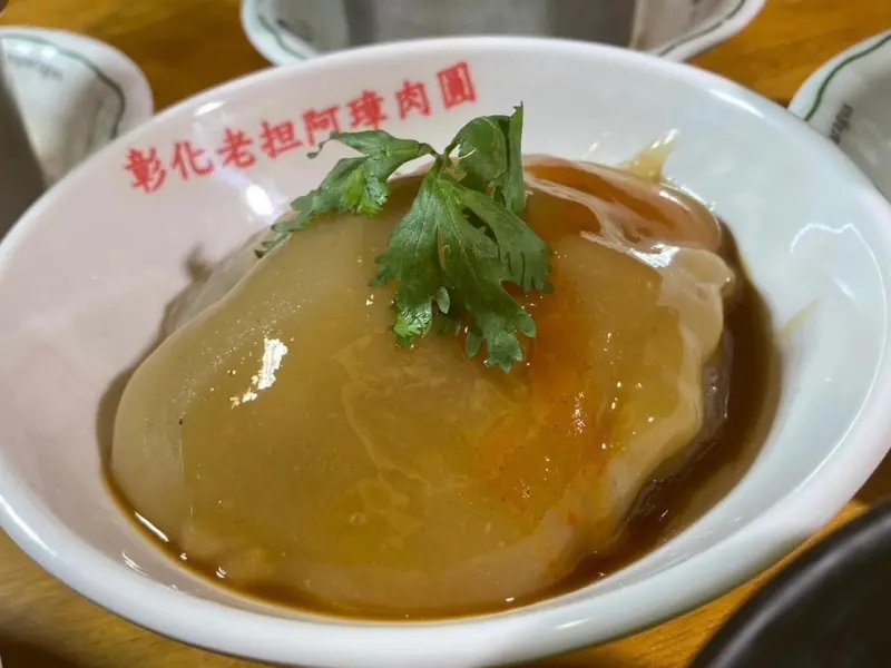 ▲彰化知名的肉圓店「阿璋肉圓」,也確定每顆招牌肉圓將漲5元。(圖/翻攝台中中友百貨臉書)