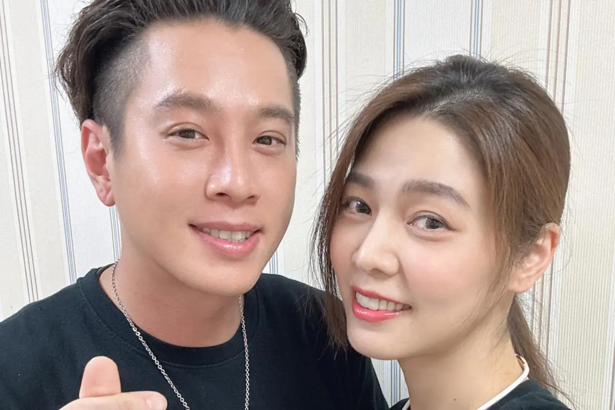 ▲白家綺情人節刺青老公的名字，透露當年被吳東諺追求時，他早把白家綺名字刺手上，展現決心，讓白家綺直呼「腦袋有洞」。（圖 / 白家綺臉書）