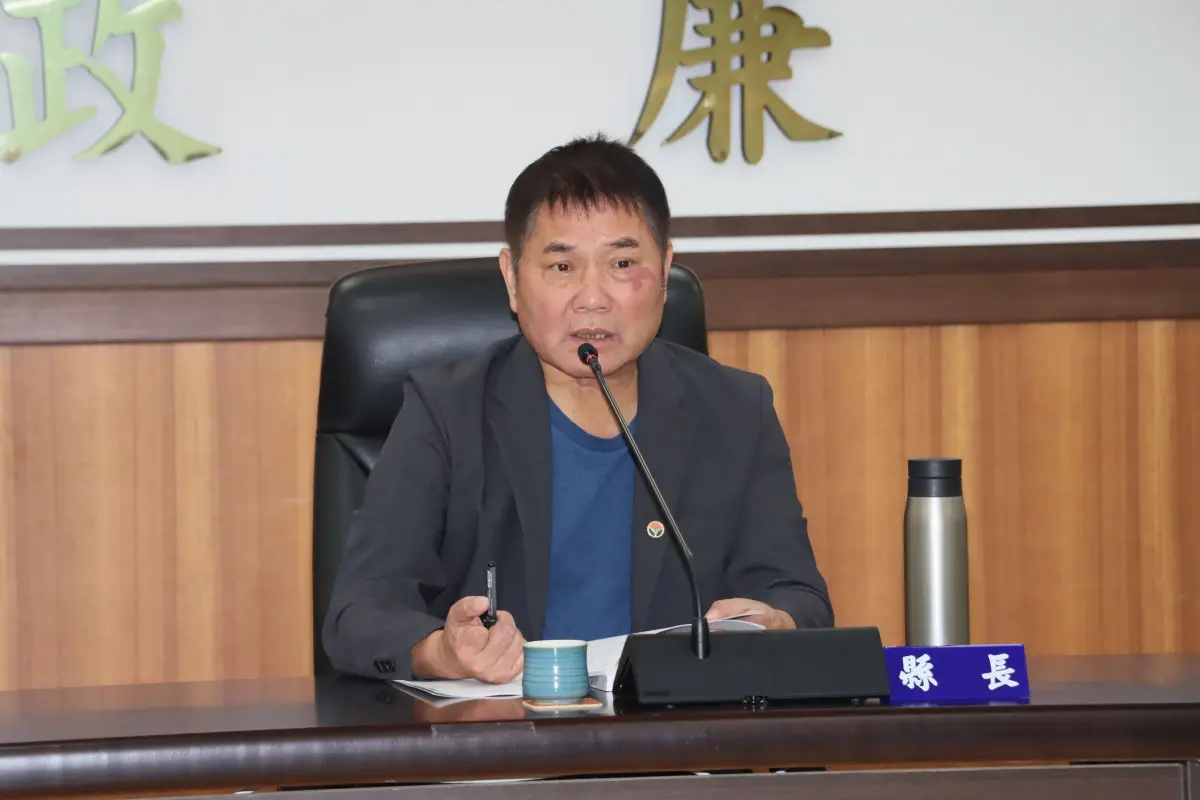 ▲鍾東錦要求社會處加強與臉書社團管理小編溝通，希望在兒少保護工作上協助把關，避免造成當事人二次傷害，教育處也啟動三級輔導機制。（圖／苗栗縣政府提供）