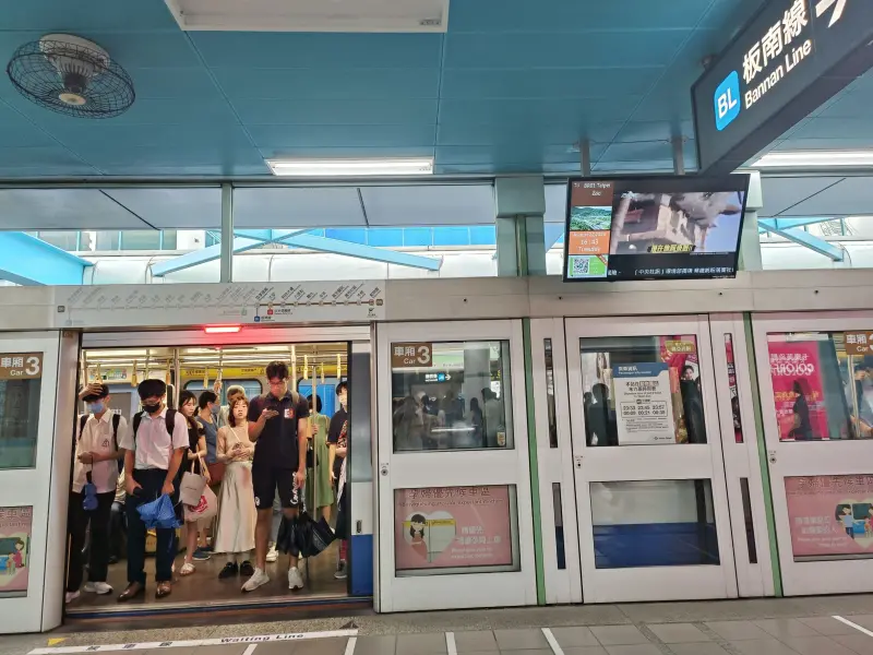 ▲稍早台北捷運公司表示，目前文湖線異常已經排除，文湖線於4時13分全線恢復正常營運。。（示意圖／NOWnews資料照片）