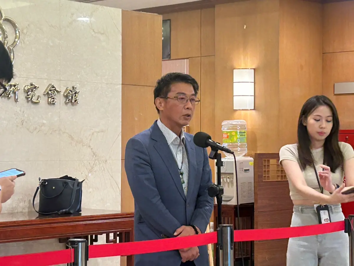 ▲民進黨立委許智傑樂觀其成總統蔡英文出訪非洲友邦史瓦帝尼。（圖／記者林怡昕攝，2023.08.23）