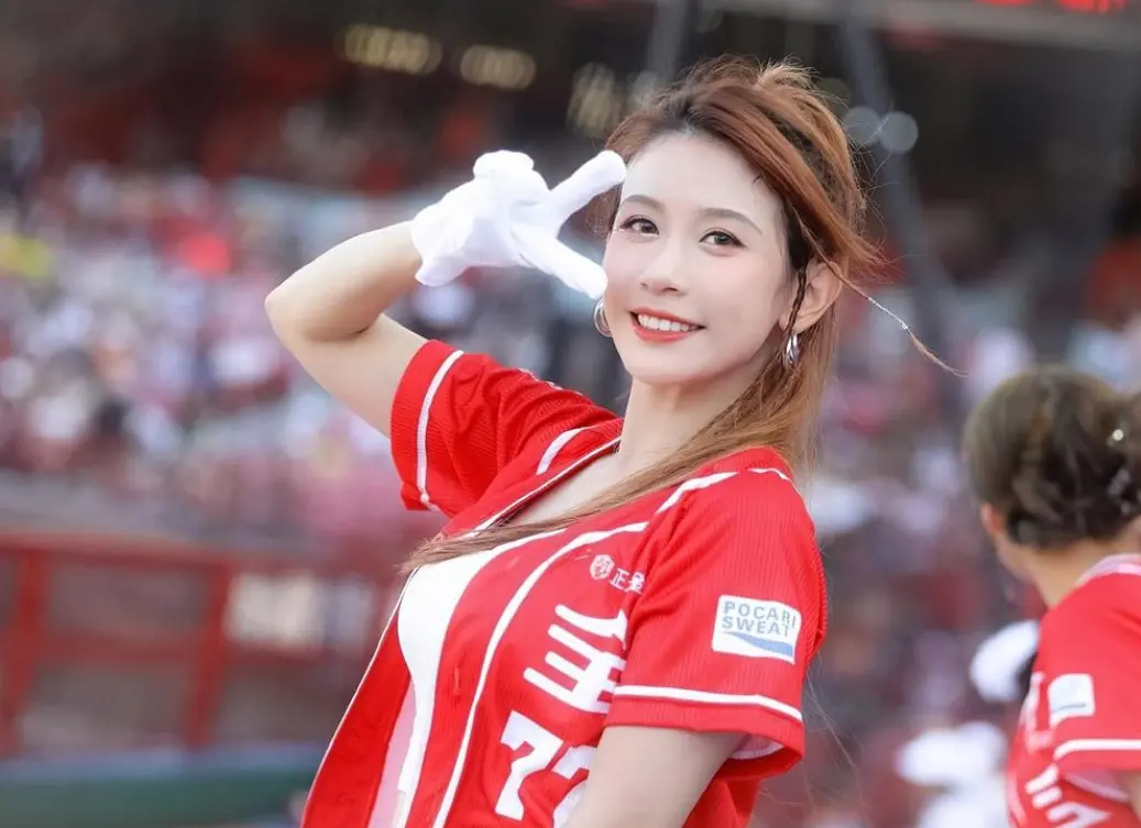 ▲小龍女啦啦隊隊長琪琪日前接受專訪，訴說啦啦隊女孩辛酸且不為人知的一面。（圖／IG@kiki77.tw）