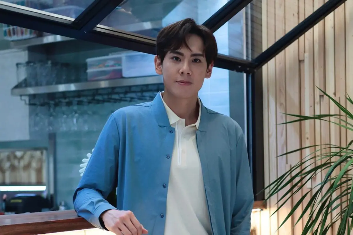 ▲徐文浩才被爆出在計程車上親熱，近日又被拍到在地鐵上偷吃食物，事後他發文道歉。（圖 / 徐文浩IG）