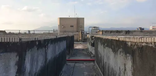 ▲西寧國宅頂樓增設女兒牆。（圖／翻攝Google地圖@kevin liou）