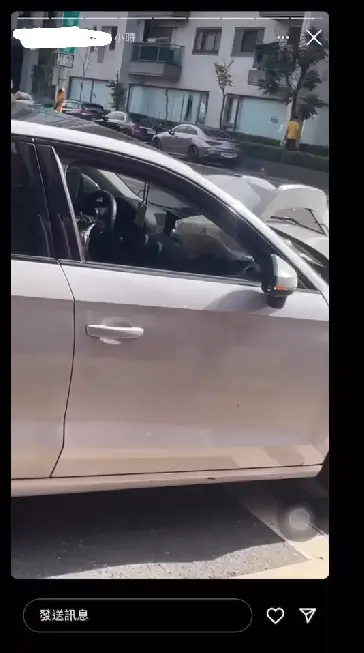 ▲21歲的魏姓女子酒後駕駛奧迪轎車,撞死正在晨運的58歲的孫姓婦人。(圖/翻攝自記者爆料網)