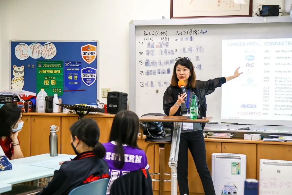 ▲莫德納台灣總經理李宜真提醒，這時代每個人都要為自己的言行負責，真有意見可以關起門來說，且面對職務調動，建議年輕人要有適應性與開放性。（圖／李宜真提供）