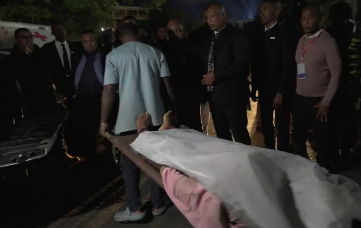 ▲馬達加斯加首都安塔那那利佛（Antananarivo）一處體育場，發生人群踩踏事件，至少造成12人死亡。（圖／翻攝自法新社）