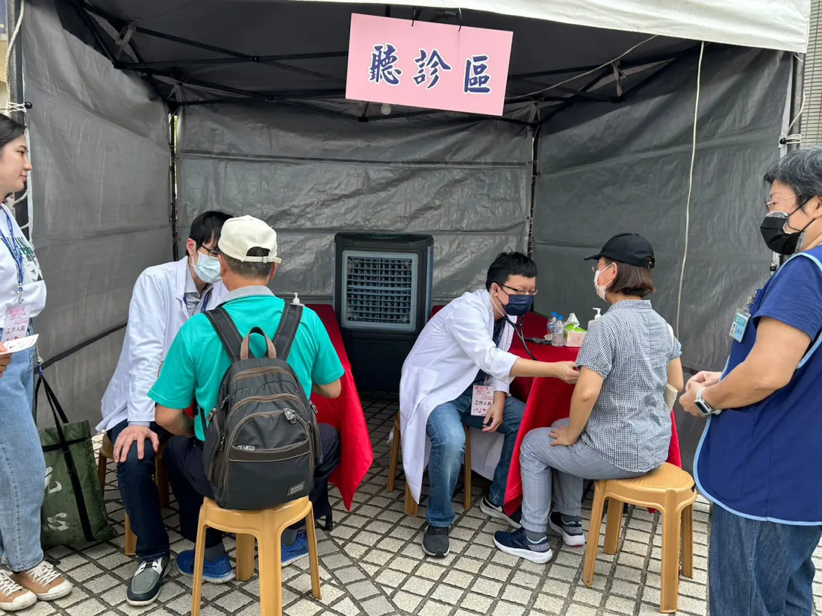 ▲「聽心音找心病」活動，台中榮民總醫院聽診篩檢服務(圖／衛生局提供2023.8.26)