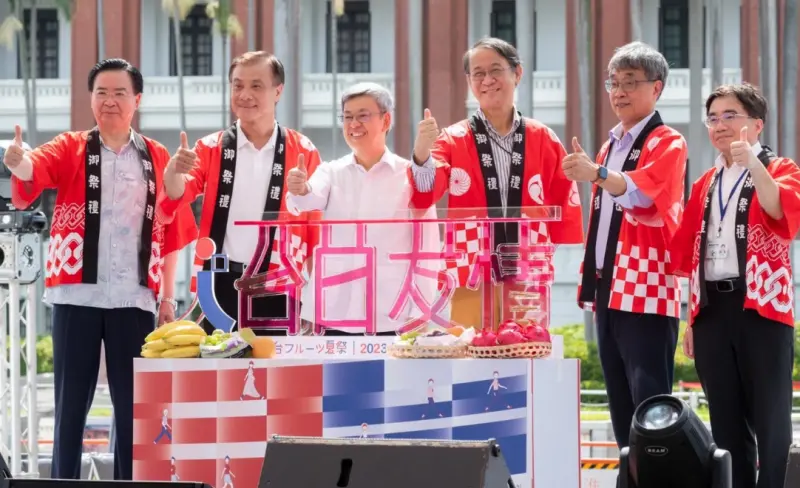 ▲行政院長陳建仁今出席「台日水果夏祭」開幕式。（圖／行政院提供）