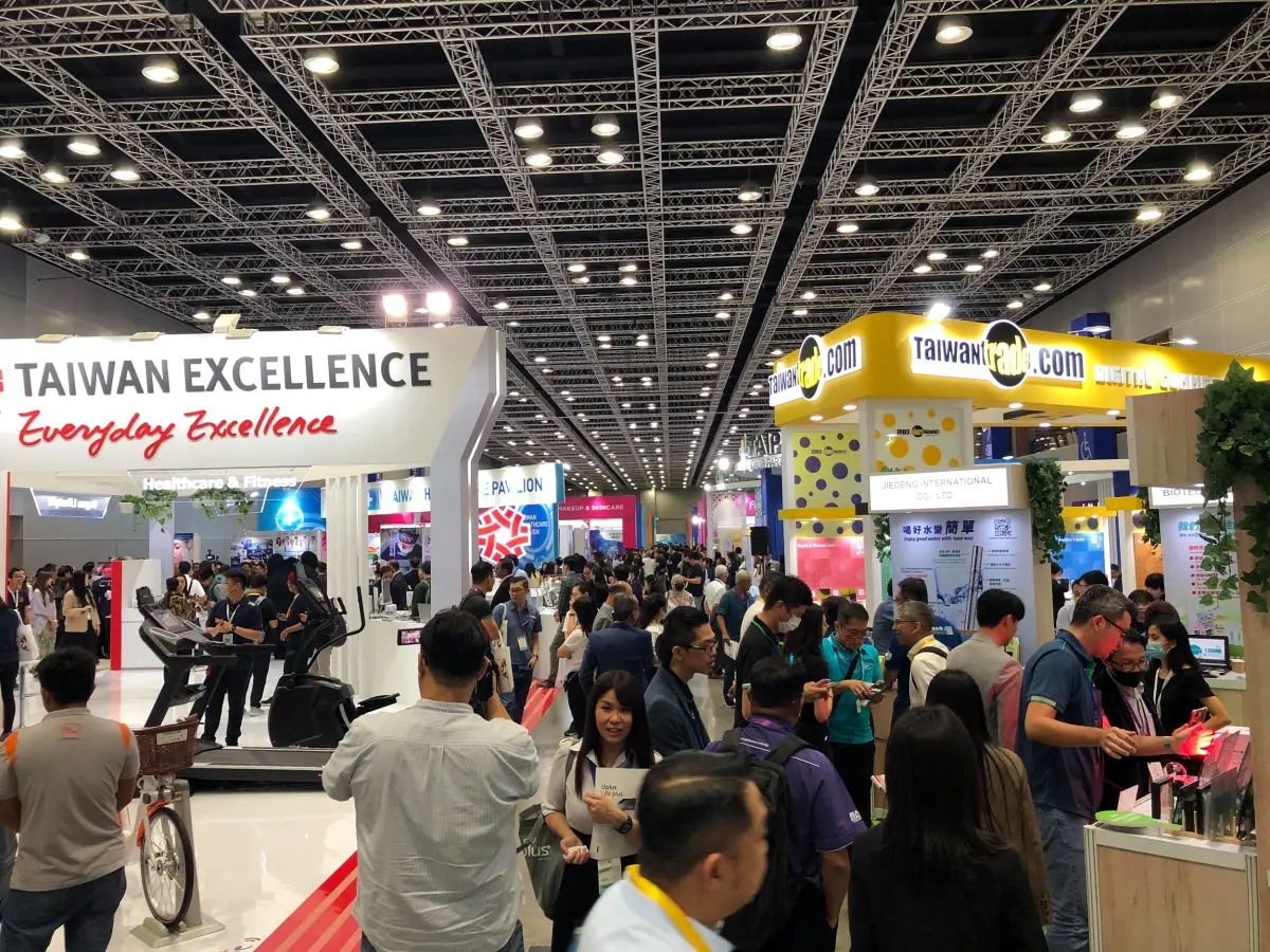 ▲2023年馬來西亞臺灣形象展於今（26）日在吉隆坡圓滿閉幕，展覽現場人流絡繹不絕。（圖／貿協提供）