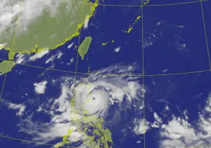 蘇拉颱風「還會變更強」！距離太近威脅大　最快週二海陸警報齊發

