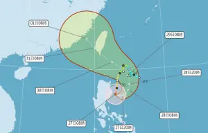 ▲根據目前蘇拉颱風路徑預測，蘇拉在週三時可能登陸恆春半島，因此週二下半天，氣象局也不排除發布陸上警報。（圖／中央氣象局提供）