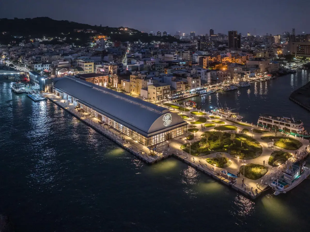 ▲高雄市議員林智鴻今天表示，一個曾獲得2023倫敦設計大獎鉑金首獎的城市榮耀，但卻碰上國民黨議員告訴大家「美有什麼用！」（圖／截自趙建銘臉書）