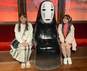 ▲井上杏美（左）與女兒YU YU曾經來台，在動漫節上表演。（圖／翻攝自井上杏美推特）