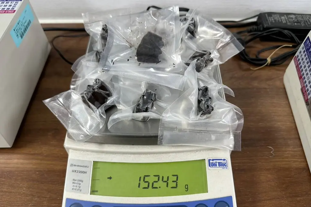 ▲台南市政府警察局永康分局針對一起大麻毒品案溯源調查，26日查獲一批含有大麻成分巧克力，呼籲民眾注意新興毒品花樣。（圖／台南市永康警分局提供）