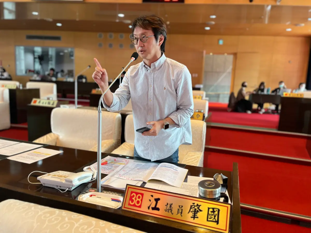 ▲市議員江肇國呼籲，市政府開學日在即，應該檢查校園內及周遭環境積水狀況(圖／柳榮俊翻攝2023.8.27)