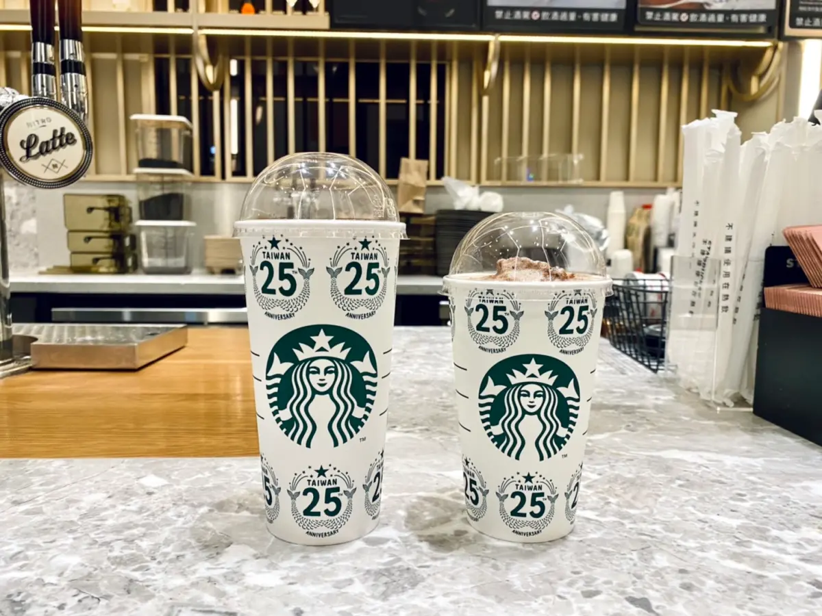 ▲暑假最後手搖飲料優惠！星巴克「買一送一」喝2天星冰樂！可不可熟成紅茶Uber Eats麥雪歐蕾買一送一；CoCo都可的布丁木瓜牛奶foodpanda​​​​​​​第二杯5折。（圖／記者蕭涵云攝）