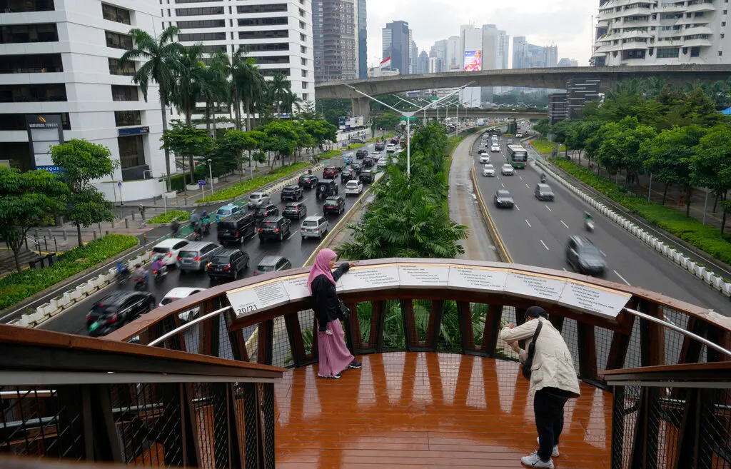▲由於中國廉價品傾銷，導致印尼數十家紡織廠倒閉。圖為印尼雅加達。（圖／美聯社／達志影像）