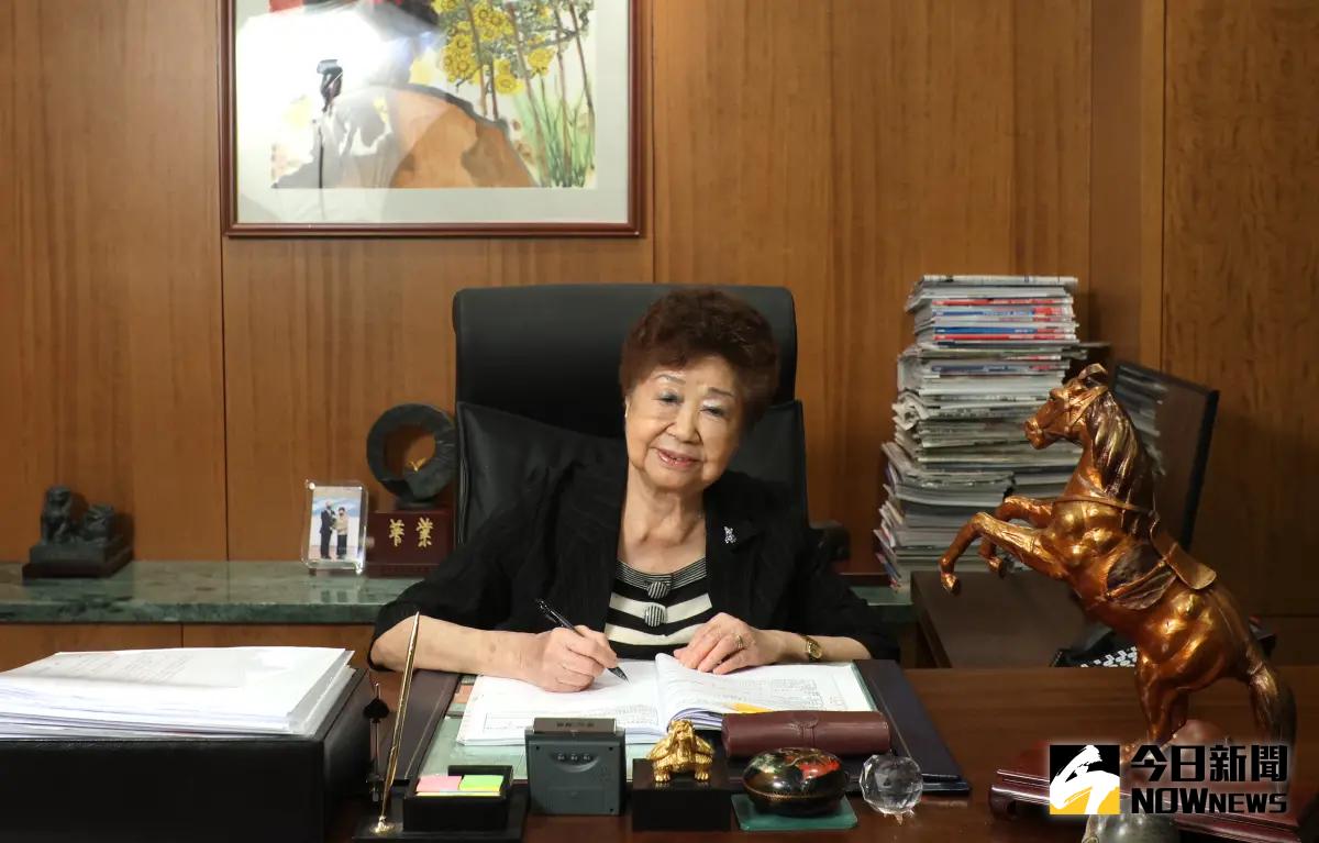 ▲被譽為「台灣金融教母」的遠東銀行董事長侯金英，今（3）日驚傳辭世，享耆壽95歲。（圖／資料照，記者陳明中攝）