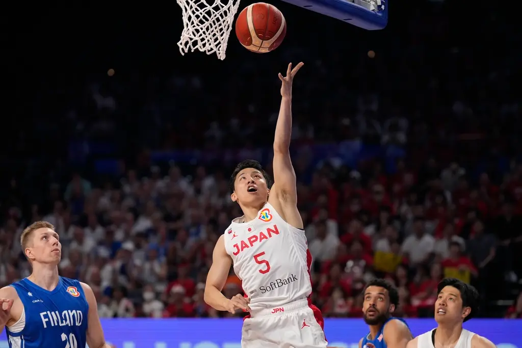 ▲日本後衛河村勇輝上籃，還大秀背後傳球。（圖／美聯社／達志影像）