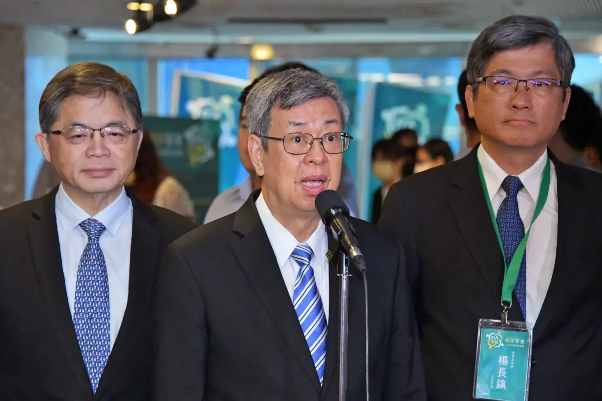 ▲行政院長陳建仁昨裁示將放寬看護申請資格，不限於巴氏量表。（圖／行政院提供）