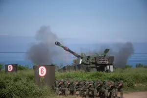 43砲指部保養射擊,M109公厘自走砲射擊 ▲43砲指部保養射擊,M109公厘自走砲射擊。(圖/記者莊全成攝,2023.08.28)