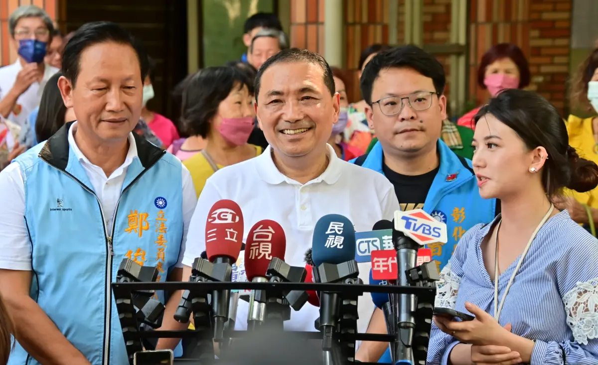 ▲《商周》臉書貼文暗酸侯友宜無科技政見引發熱議，為此侯辦氣炸砲轟小編，許智傑認為此事點出侯友宜三大問題。（圖／記者顏幸如攝）