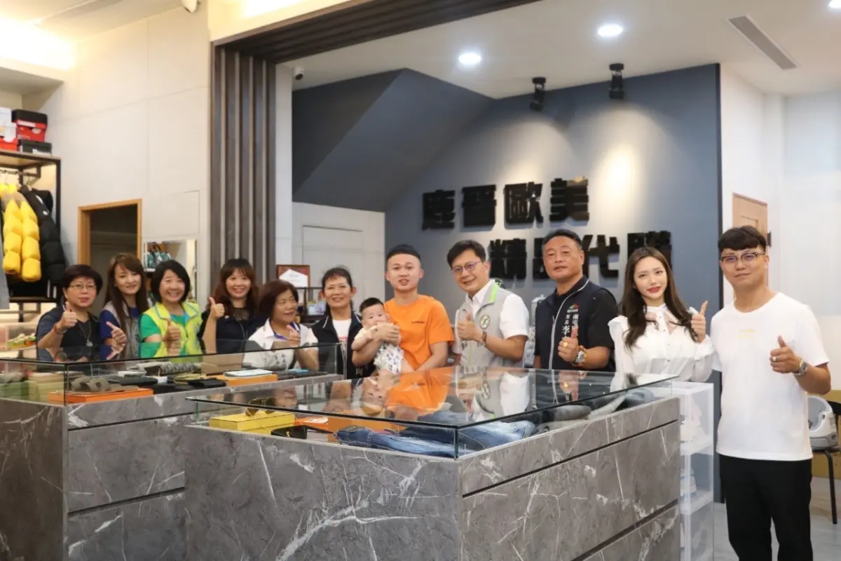 ▲「鹿晉歐美」精品募集民生物資箱，透過立委張廖萬堅引介，捐贈給基層弱勢家庭(圖／柳榮俊攝2023.8.28)