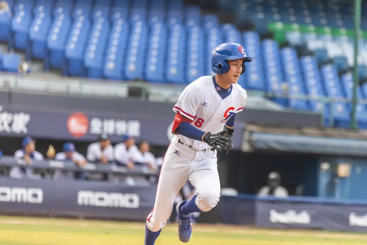 ▲林佳緯對荷蘭攻守俱佳，單場雙安且在3局上演出雷射肩。(圖片提供/中華棒協)