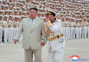 金正恩要求加強海軍　指朝鮮半島水域有核戰風險
