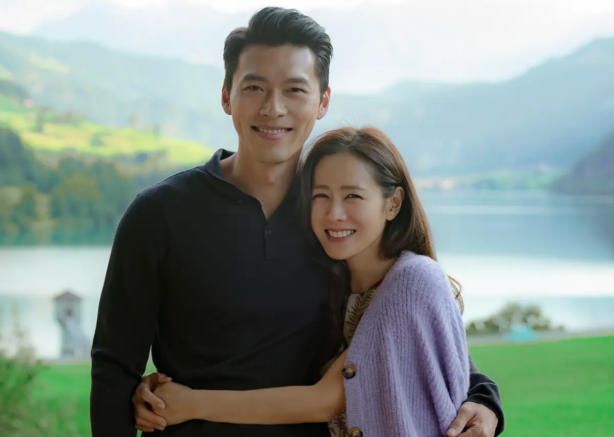 ▲孫藝真（右）被問很多女人羨慕她能夠嫁給玄彬，女神秒回一句話。（圖／Netflix提供）