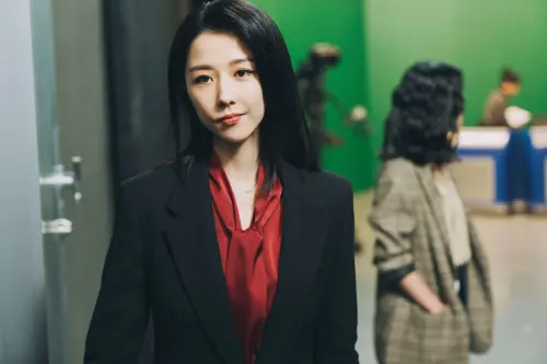 ▲邵雨薇在電影《惡女》中演出「大尺度床戲」,令人擔心男友吳慷仁看完有何感想。(圖/CATCHPLAY+) ▲邵雨薇在電影《惡女》中演出「大尺度床戲」,令人擔心男友吳慷仁看完有何感想。(圖/CATCHPLAY+)
