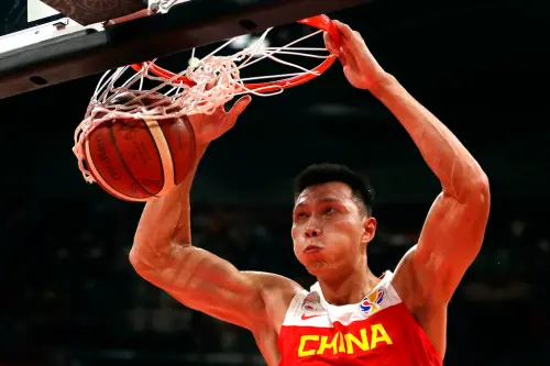 ▲中國大陸男籃球星易建聯發布微博正式宣布退役，他在國家隊的成就戰功彪炳。（圖／美聯社／達志影像）